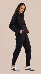 24271540 - Blusão Comfy Feminino Preto B.ON