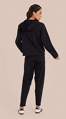 24271540 - Blusão Comfy Feminino Preto B.ON