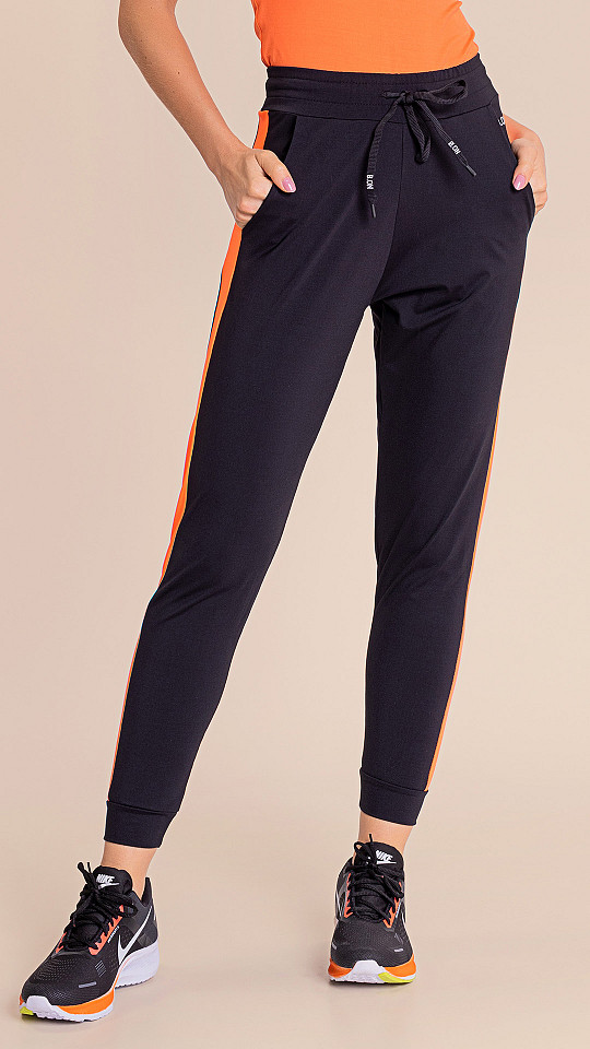 24270039 - Jogger Feminina Preta c/ Laranja